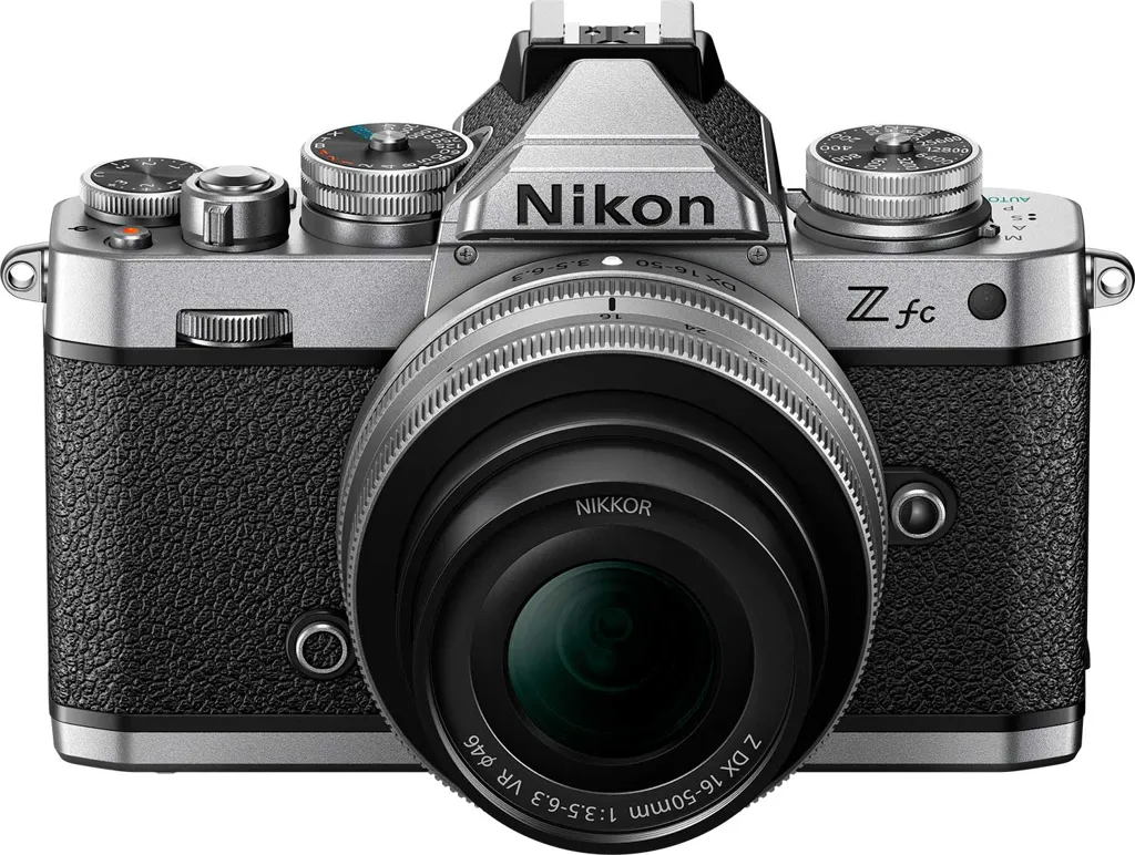 NIKON Appareil photo hybride Z fc + NIKKOR Z DX 16-50 mm f/3.5-6.3 VR Argent